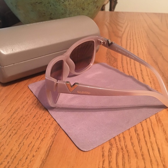 Valentino Sunglasses - Authentic main image 4